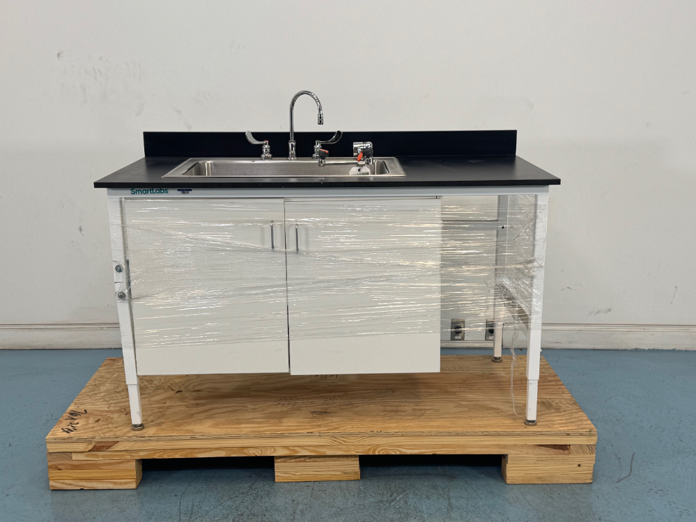 Image of Formaspace 5' Stationary Lab bench w/ Sink
